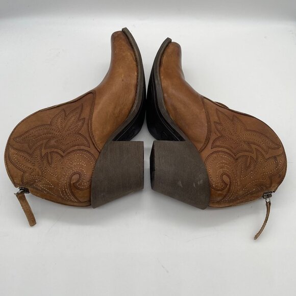 Ariat Layla Western Ankle Boots Naturally Distressed Tan 7B Medium Leather NIB - Picture 5 of 15